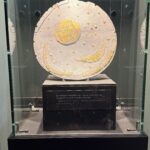 Die Himmelsscheibe von Nebra aus Schokolade. Ausgestellt in der Halloren Erlebniswelt / Schokoladenmuseum in Halle / Saale.